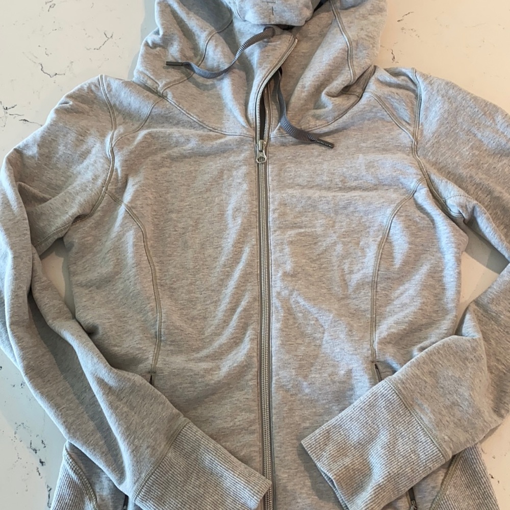 Lululemon jacket size 6